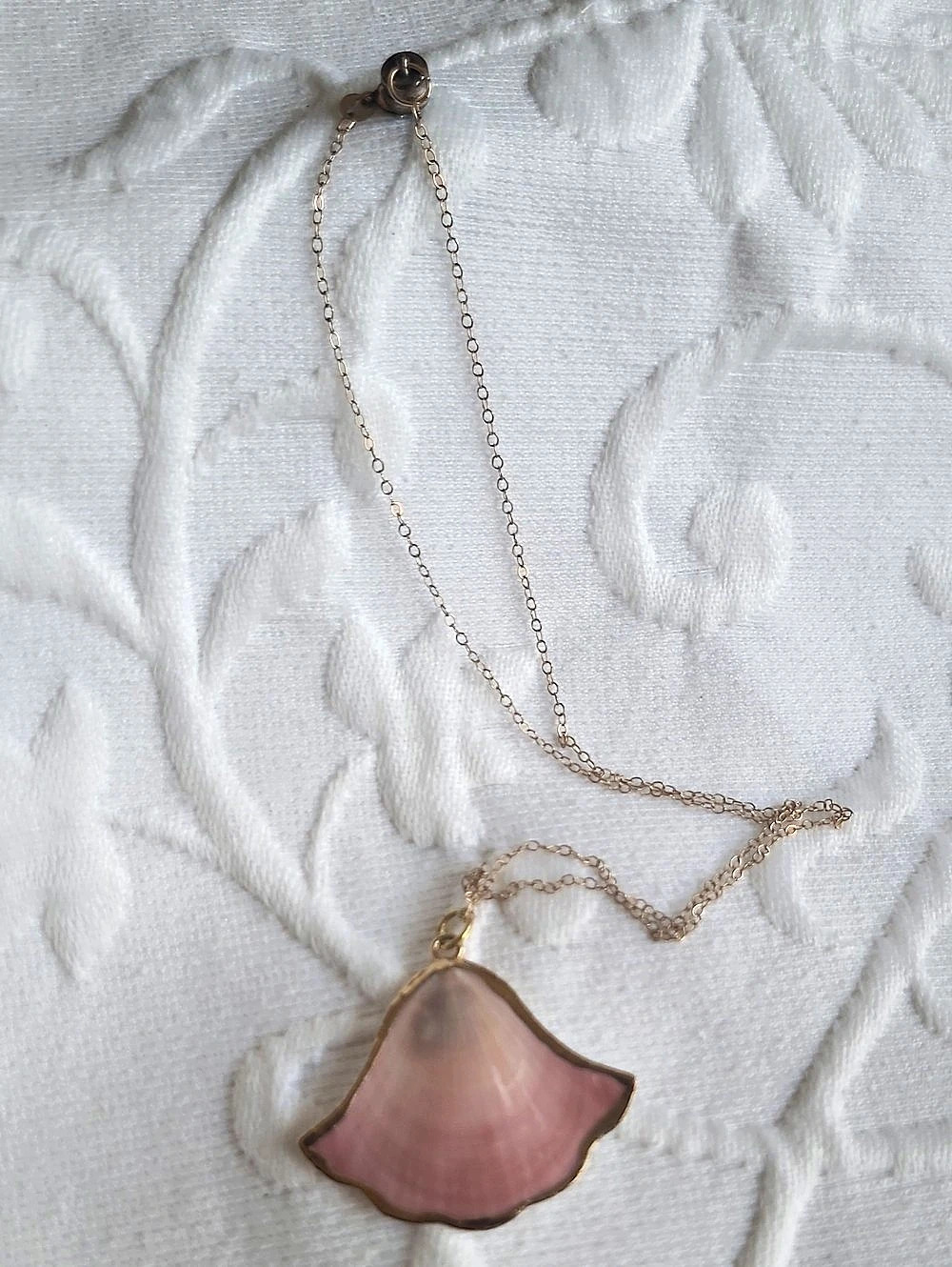 Pink Shell Pendant Necklace Like New 14K GF.